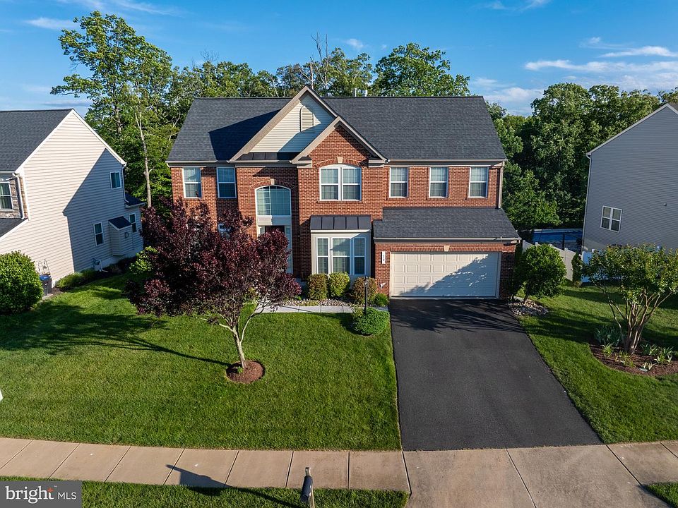 1st image of 20 Dewitt Rd