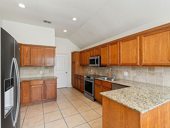 3rd image of 2205 Las Palmas Drive