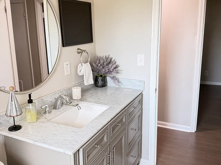 Vanguard Cir SW — Photo 56