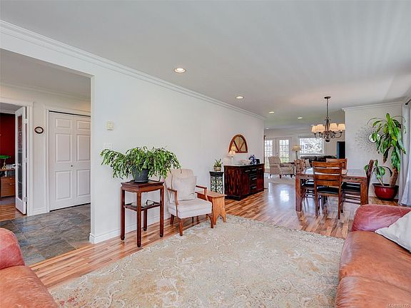 4th image of 1672 Narissa Rd