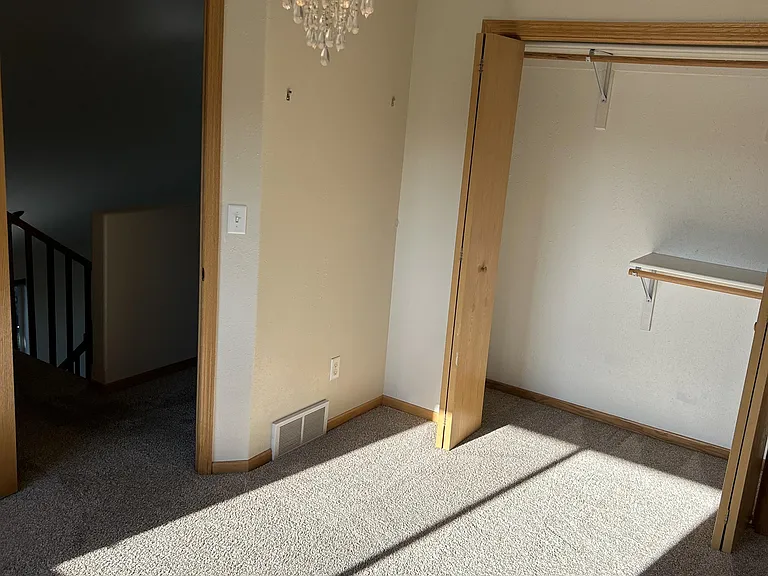 3240 E Capitol Ave — Photo 15
