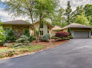 100 Hickory View Ln, Flat Rock, NC 28731