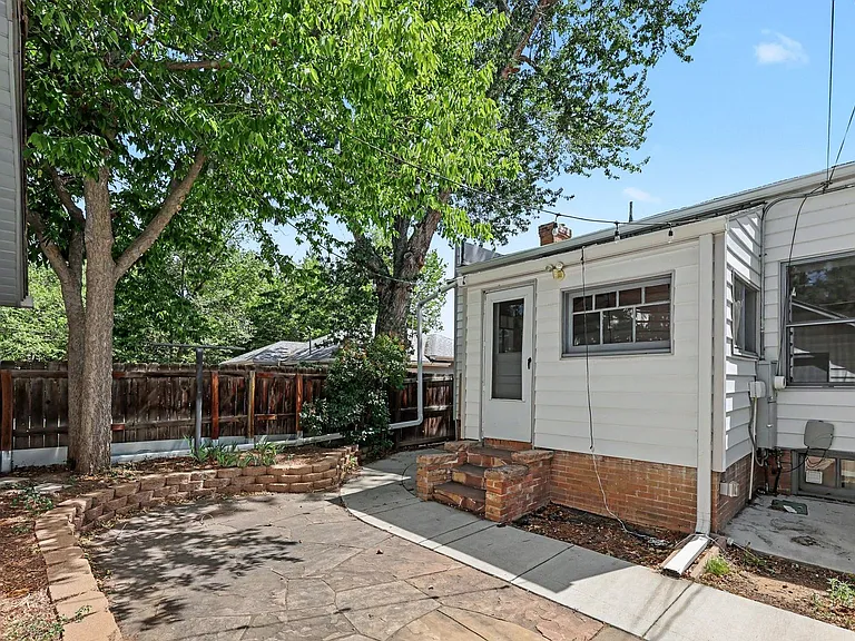 2123 S Franklin St — Photo 19