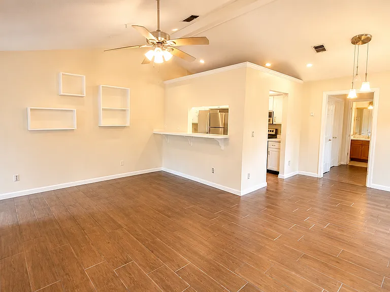 5685 Marathon Pkwy — Photo 2