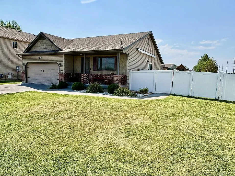 3518 E Pearce Dr