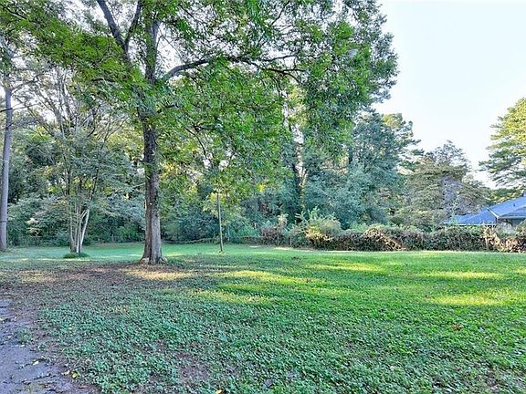 2nd image of 2181 Juanita St