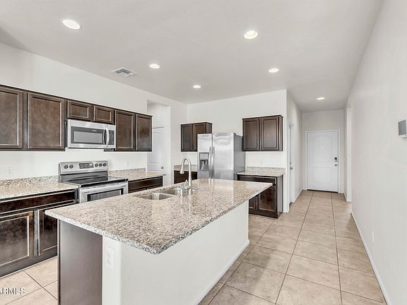 5th image of 2405 E SAN LORENZO Trail