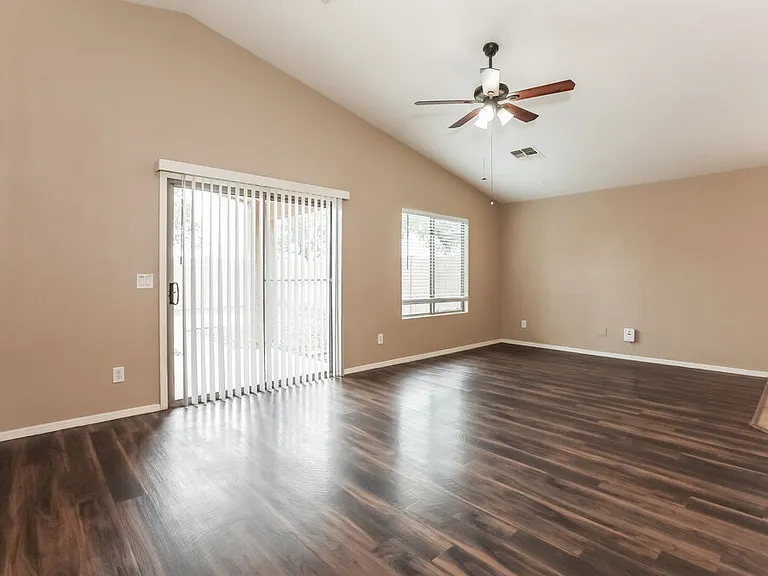 3658 E Alamo St — Photo 4