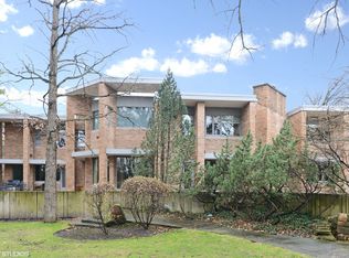 350 Sunrise Cir, Glencoe, IL 60022