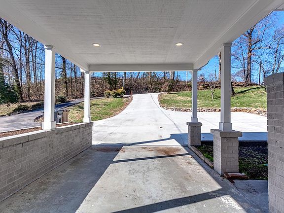 2nd image of 1518 Cliffside Ln