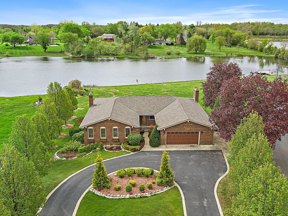 1st image of 28 Windemere Ln