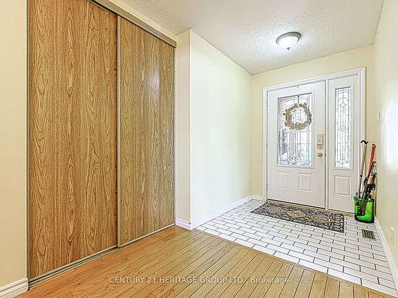 4th image of 326 Darlington Cres
