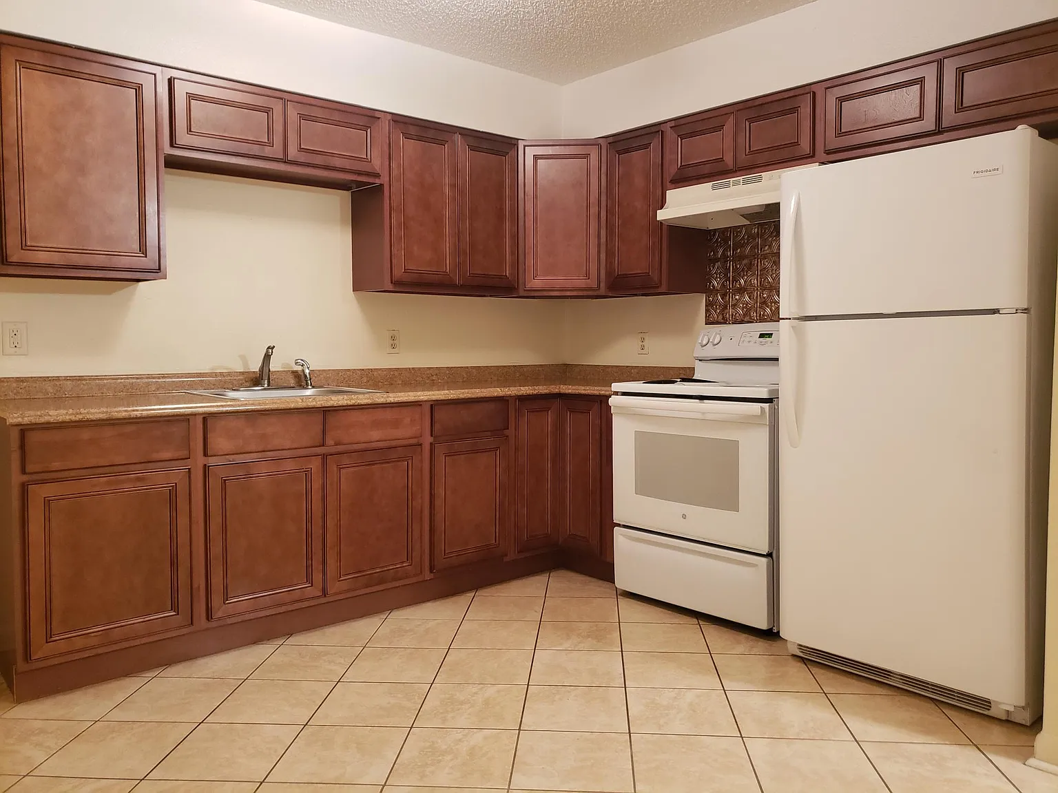2 bed, $1,250 — Photo 4
