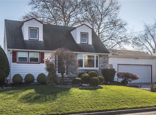 16 Stone St, Edison, NJ 08817