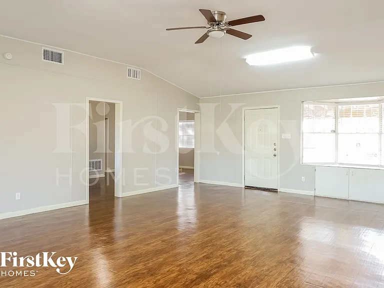 6127 Bright Valley Dr — Photo 4