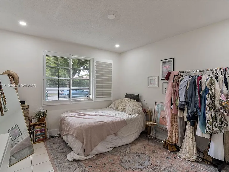970 Benevento Ave #970 — Photo 13