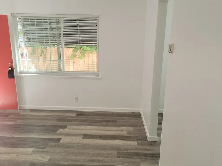 2405 F St #2 — Photo 14