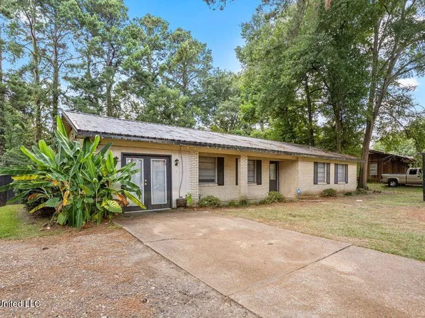 844 E Academy St, Canton, MS 39046