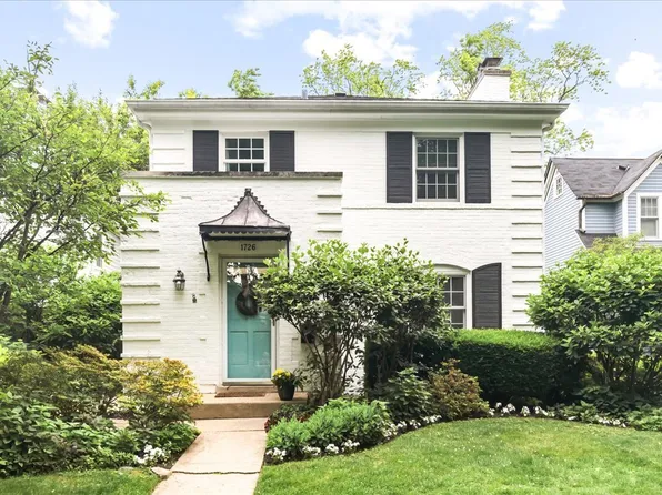 1726 Walnut Ave, Wilmette, IL 60091