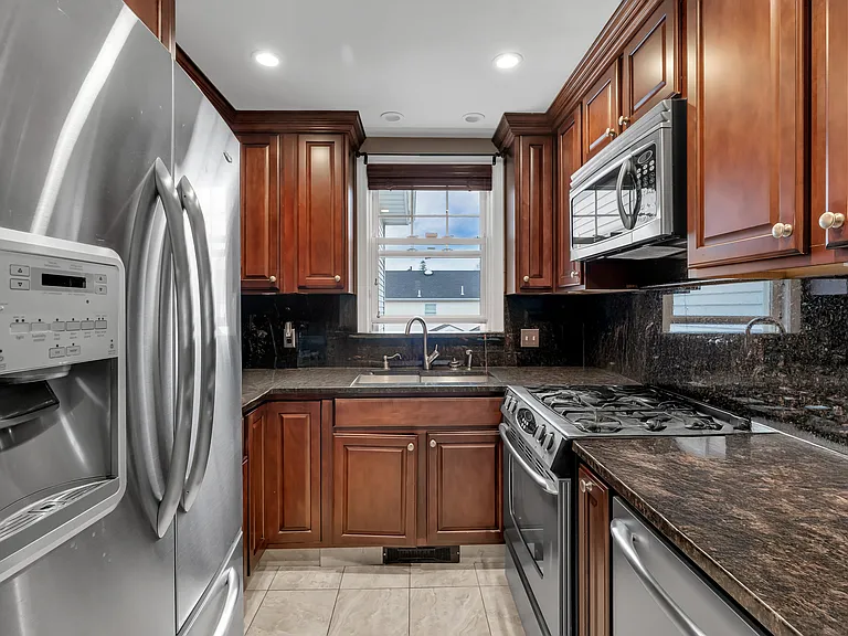 711 Academy Ave #2 — Photo 8