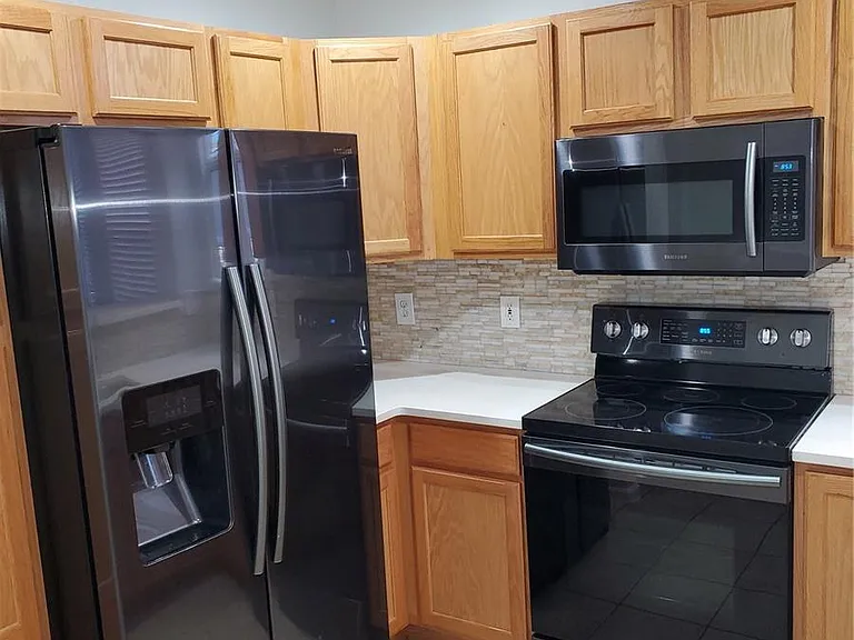 1747 N Pearl St #201 — Photo 7