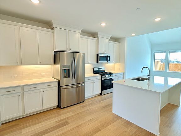 5th image of 3562 Pierce Ln
