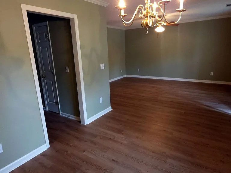 137 Westmont Dr — Photo 4