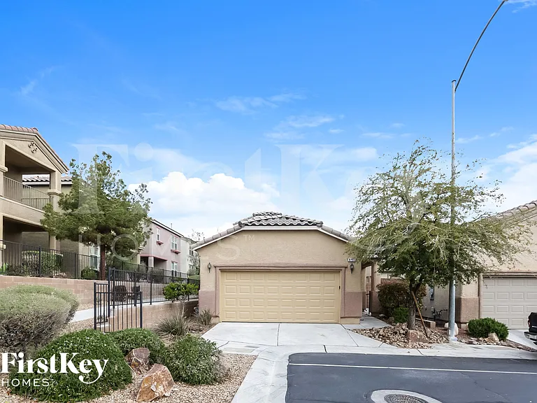 8794 Timberleaf Ct — Photo 1