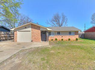 8809 E 2nd St S, Tulsa, OK 74112