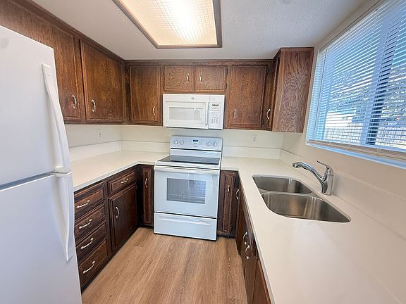 4th image of 110 Cuyama Ave #B