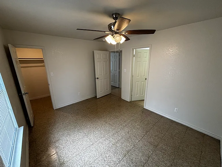 814 S Martin Luther King Jr Dr — Photo 22