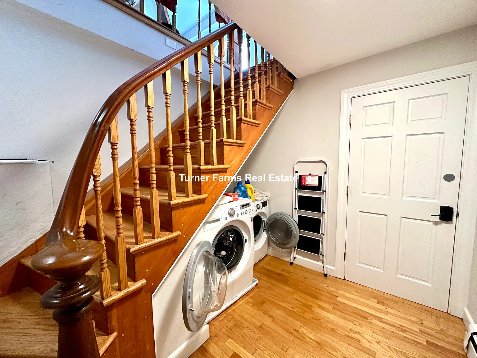 4 bed, 9999 sqft, $3,600 — Photo 2
