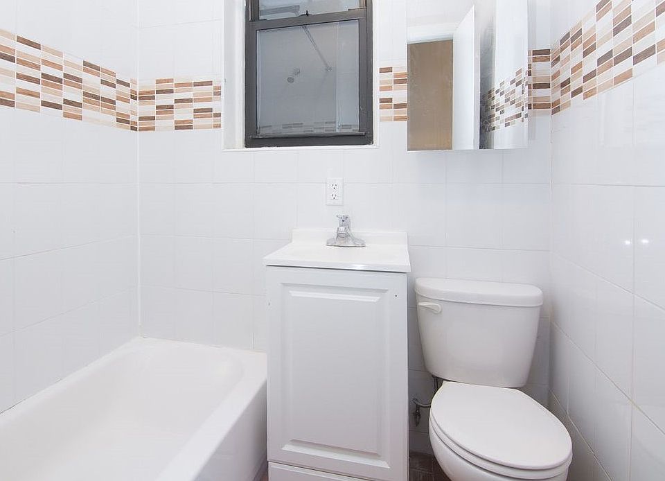 2nd image of 673 Sterling Pl APT 3L