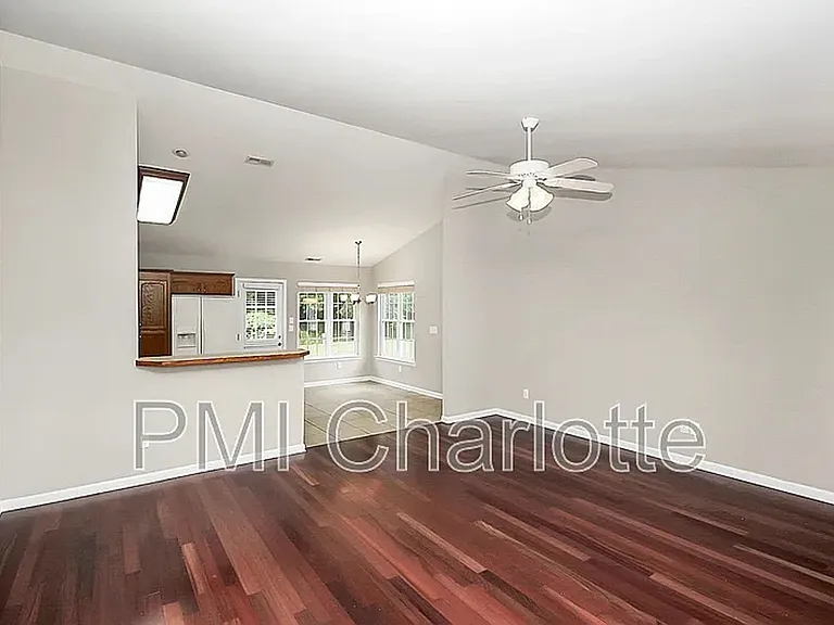 510 S Ridge Ave — Photo 12