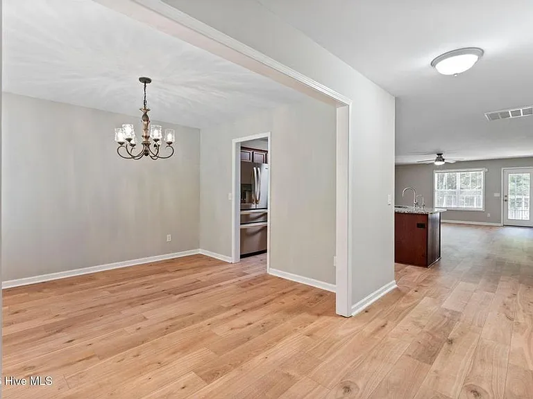 3912 Willowick Park Dr — Photo 6