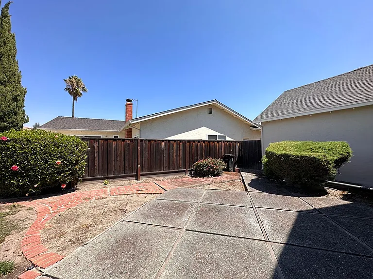 1181 Casa Marcia Pl — Photo 19
