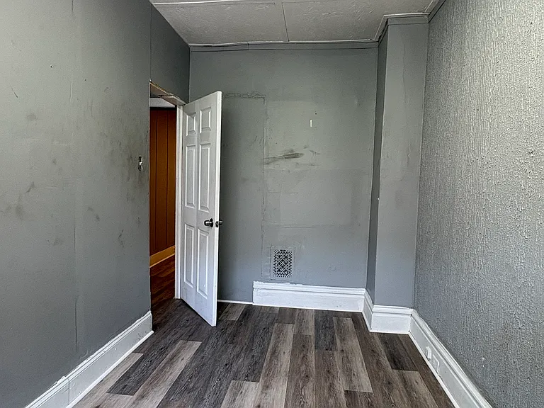 1716 Miller St — Photo 10