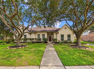 2876 Love Ln, Friendswood, TX 77546