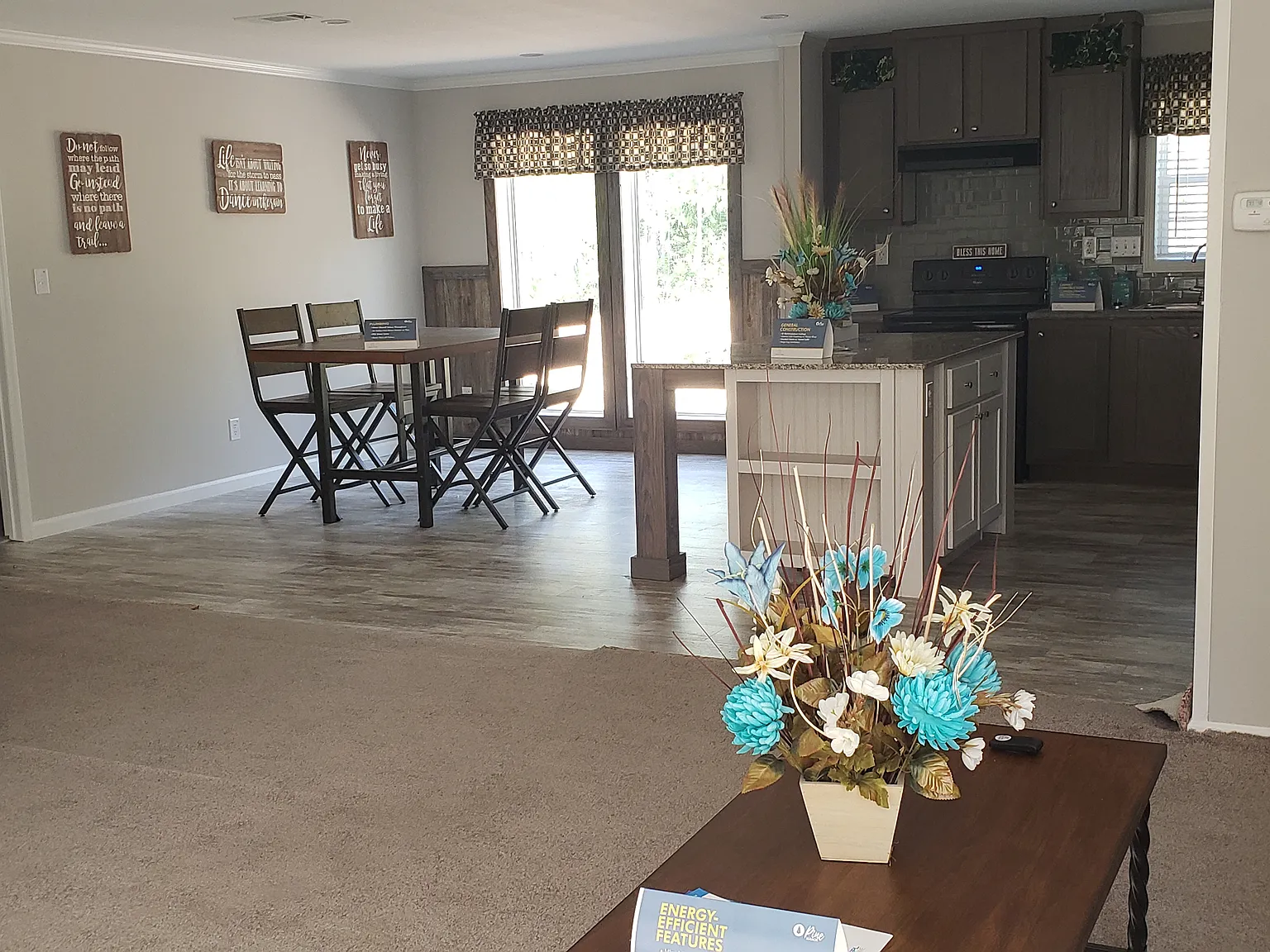 3 bed, $700 — Photo 1