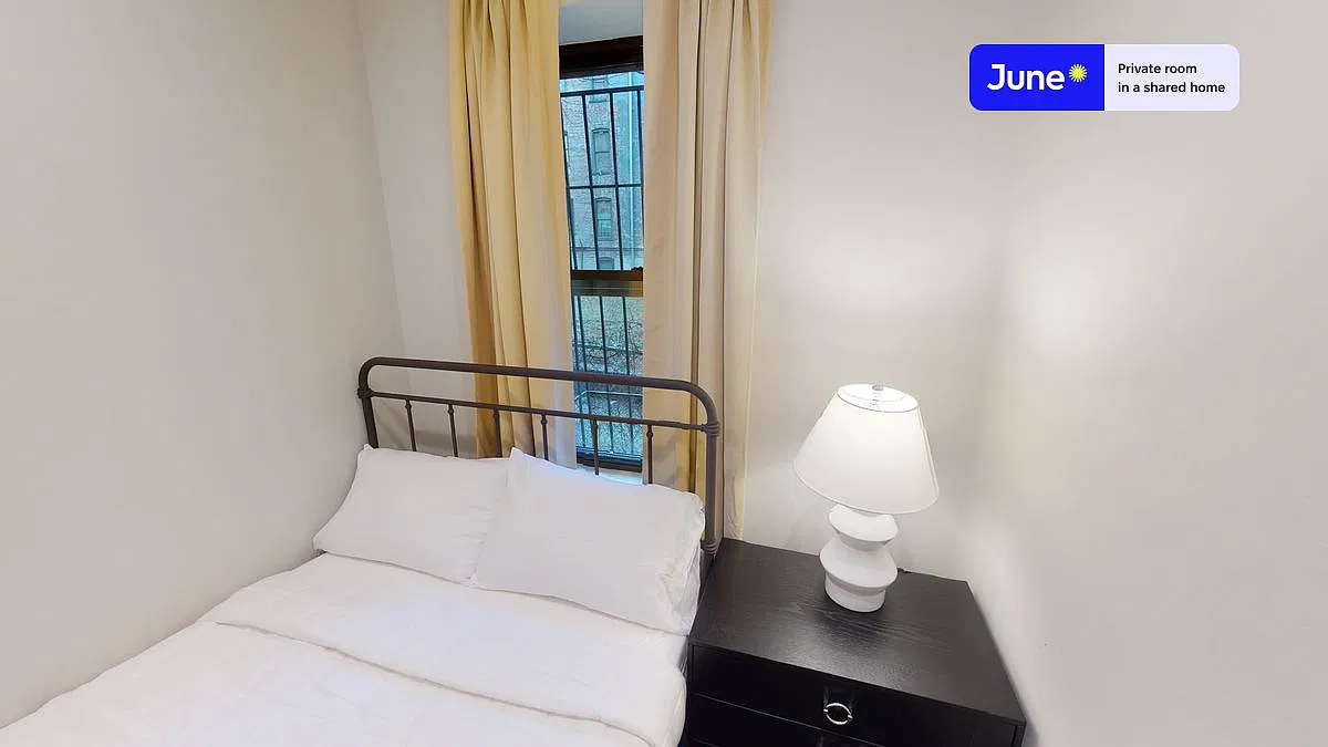 Full bedroom in 3 bed/1 bath home in Hamilton Heights #795 C — Photo 1