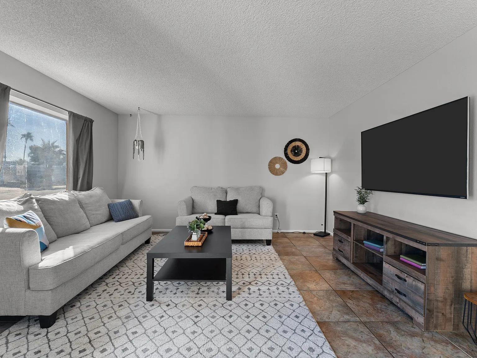 208 Bahia Ln E — Photo 2
