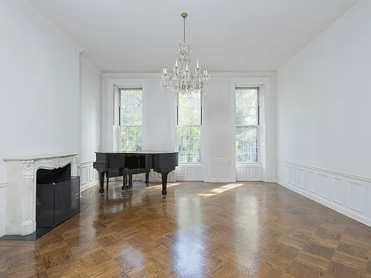 Sold by Sotheby's International Realty | media 2