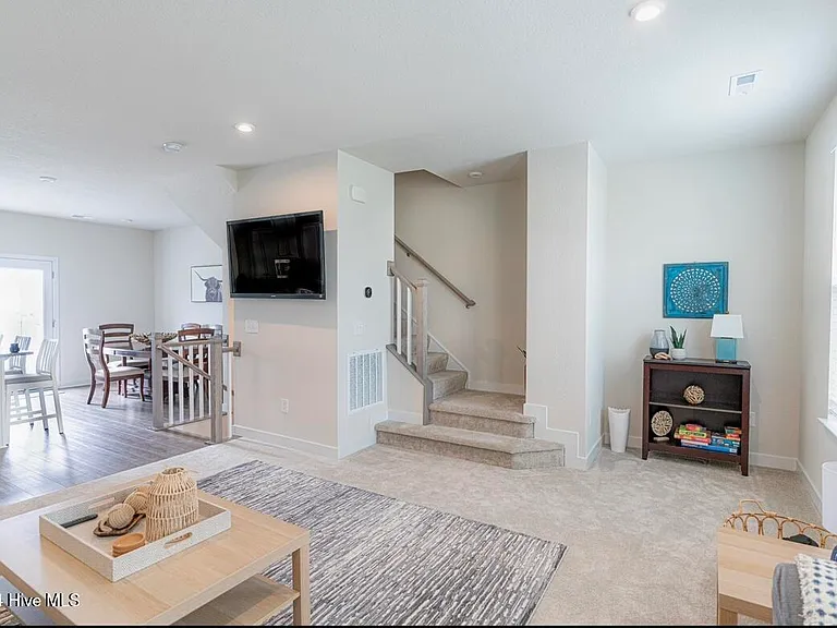 409 Fost Blvd — Photo 17