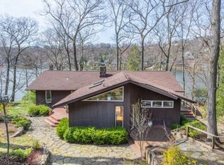 165 Cedar Lk E, Denville, NJ 07834