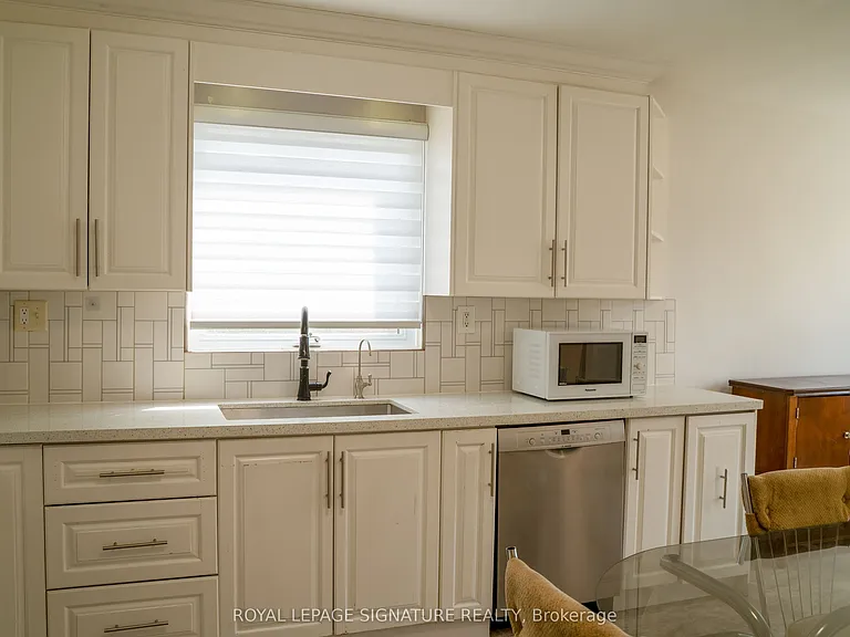 42 Kingsview Blvd — Photo 6