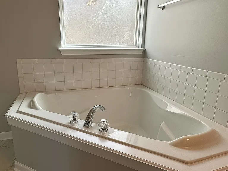 137 Edison Dr — Photo 13