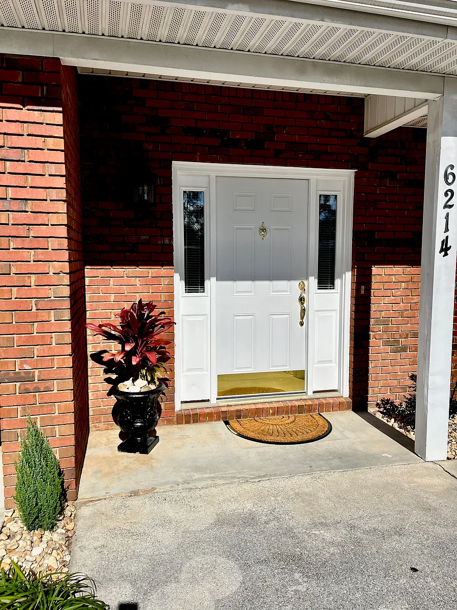 Building Photo - 6214 Azalea Ave