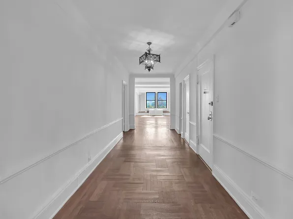 327 Central Park West image 5 of 24