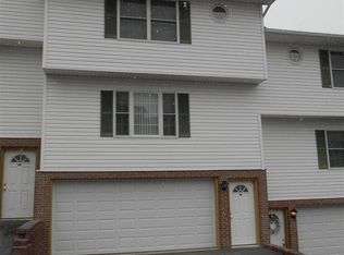 202 Carmell Ct, Morgantown, WV 26505