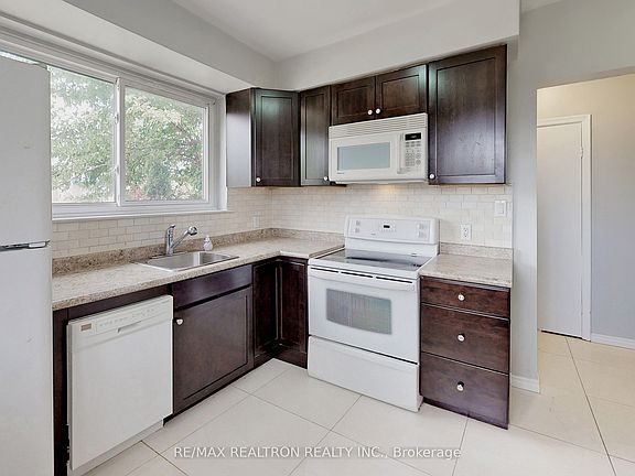5th image of 669 Shakespeare Ave